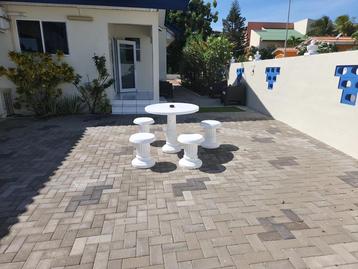 The Lush Apartment Willemstad Exterior photo